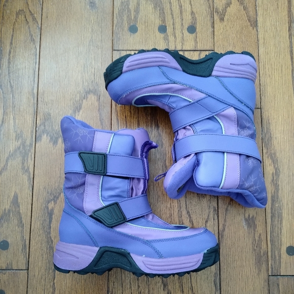 Other - Girls Purple snow boots, sz 3